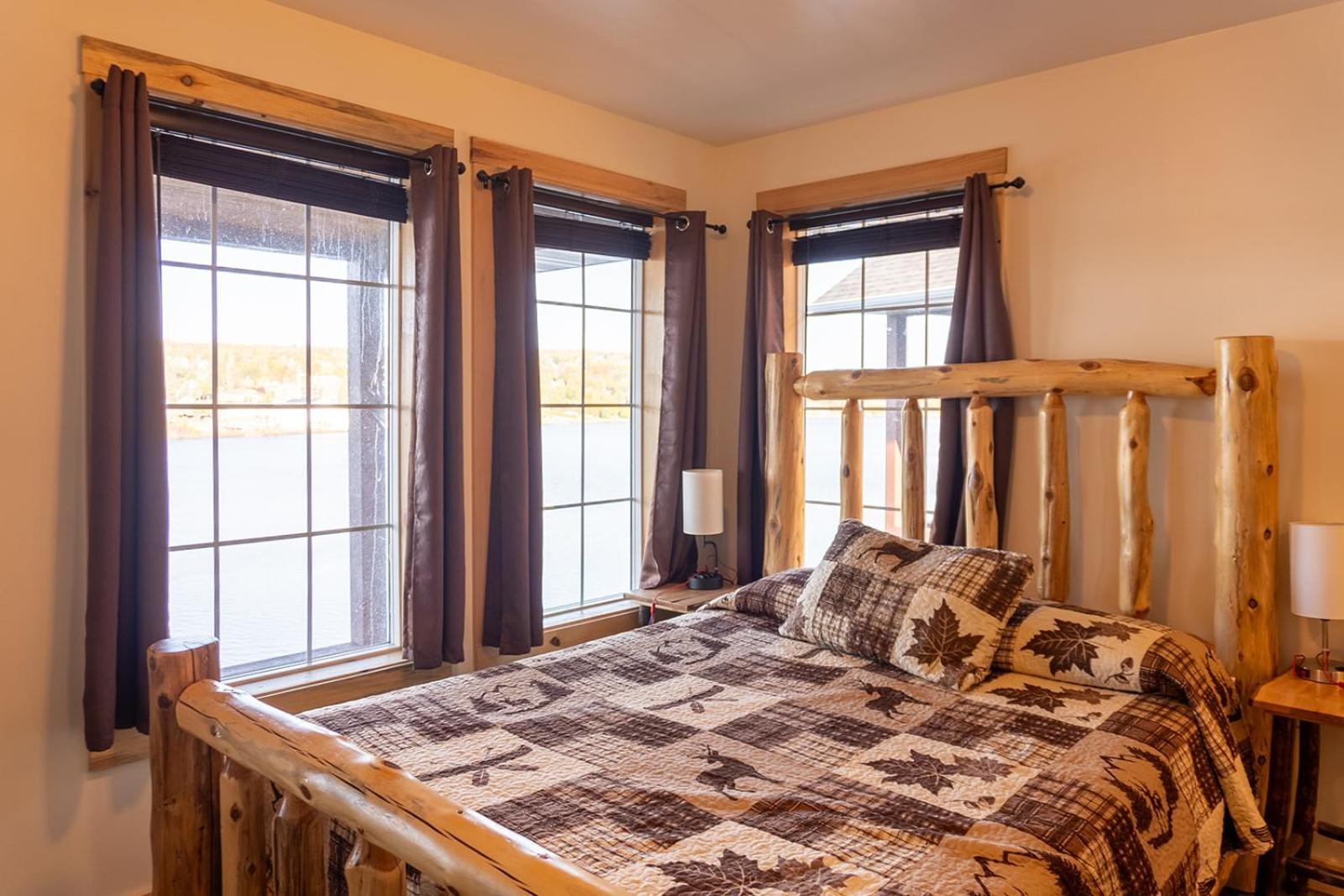 Keweenaw Waters Resort Гоутон Екстер'єр фото